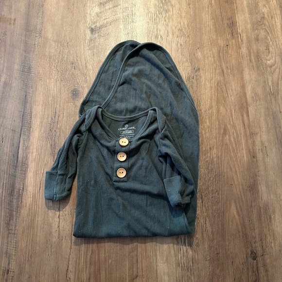 Caden Lane NB Knotted Gown - Picture 1 of 2